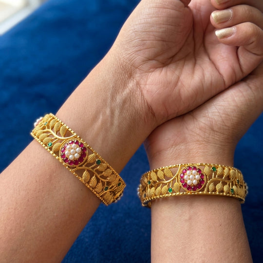 Shikha Bangles